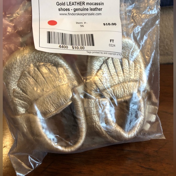 Gold LEATHER moccasins size 2 - Picture 2 of 3